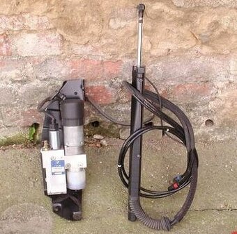 Dily elektricky / hydraulicky ovládaného kufru BMW E61