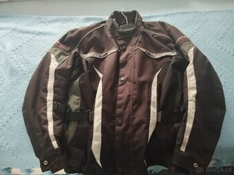 Goretexové kalhoty a bunda.