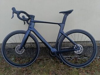 Celokarbonové Silniční kolo