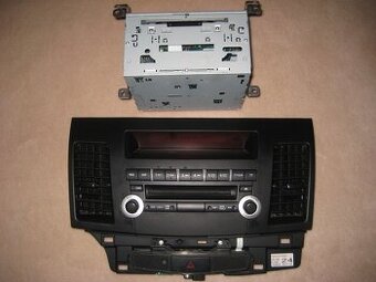 Prodám standardní rádio MITSUBISHI LANCER,OUTLANDER, ASX.