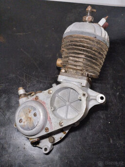 ČZ 98 jednorychlostní - bezrychlostní - Kaktus - motor