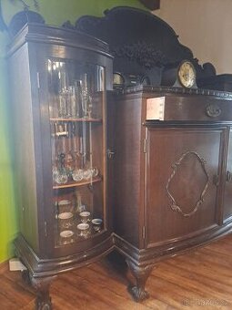 Souprava masivního nábytku ořech