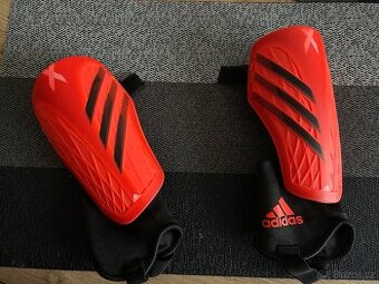 Chrániče na fotbal věk 8-12 let