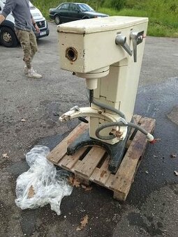 Multifunkční robot