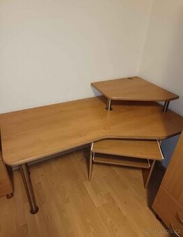 Stul pocitacovy kancelarsky masivni masiv dub