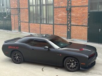 Dodge Challenger 6,4