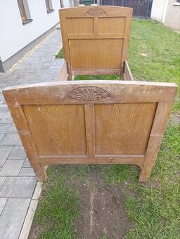 Starožitné postele