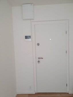 [Za odvoz] Nové bezpečnostní dveře bytu, bez zárubní, 96x210