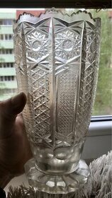 Kristalova brousena vaza stara
