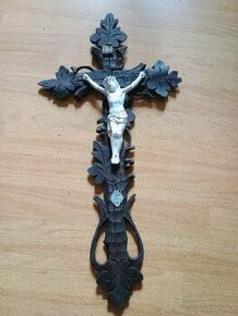 Dřevěný kříž s Kristem - 1