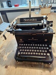 Starožitný psací stroj Mercedes