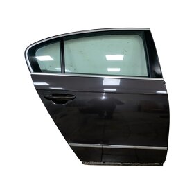 Pravé zadní dveře  hnědá metalíza LC8Z VW Passat B6 sedan 10
