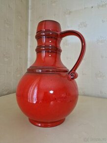 Keramická červená váza cca 30 cm vysoká