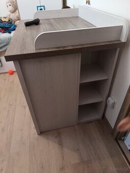 Přebalovací stůl/komoda