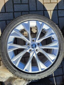 NOVÉ 18" Zimní Škoda DOFIDA Superb IV 4 3P Original ET44
