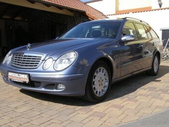 E 220CDI KOMBI 2 majitel RV 2006 po STK
