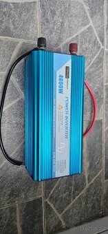 Výkonný 4000W měnič napětí 24V/230V s čistou sinusovkou