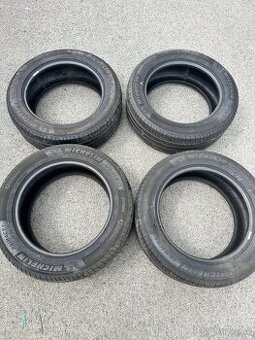 Nové pneu Michelinu 225/55R17