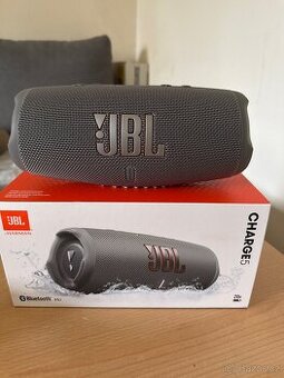 Jbl charge 5 šedá