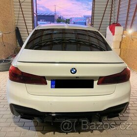 Spoiler na kufr M5 look na BMW 5 G30 - ČERNÝ LESK