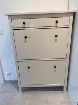 Botník IKEA HEMNES - bílý, 2 přihrádky, 2300 Kč, Praha 9