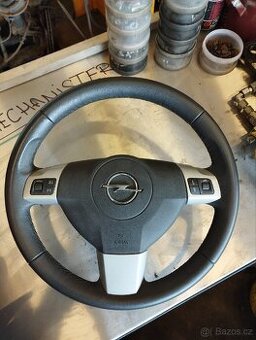 Opel Astra H volant