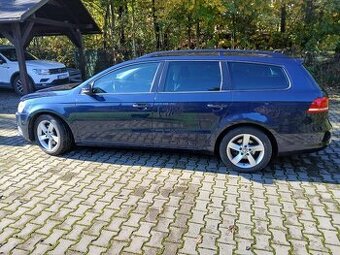 Volkswagen Passat, nafta 1.6, 77 kW, 2012, manuál,zimní pneu