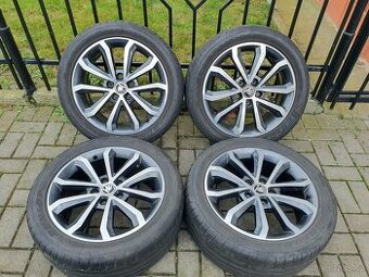 Alu kola Škoda 5x112 r17 7j et49 pneu 225/45/17
