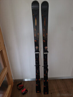 Sjezdové carvingové lyže Rossignol, 168 cm