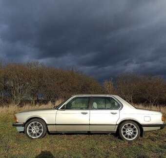 BMW E23 728i - původ ČSSR