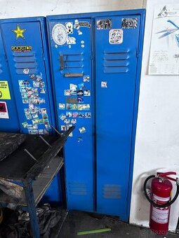 Dílenská šatní skříň šatna dílna