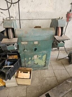 Dvoukotoučova bruska