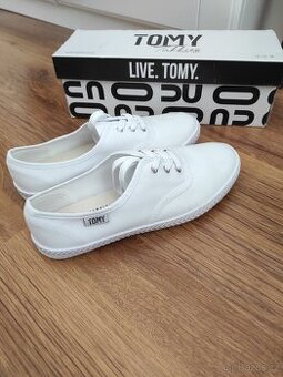 Dámské bílé tenisky vel. 37