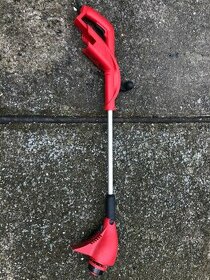 AKU vyžínač trávy