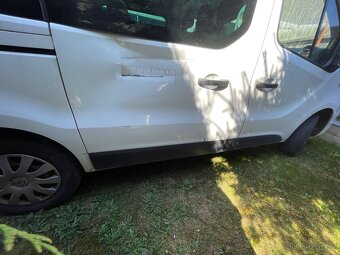 Boční šoupací dveře šoupačky vč OKNA Renault Trafic 3 Vivaro