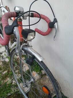 Jízdní kolo Favorit