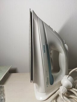 Žehlička Philips napařovací