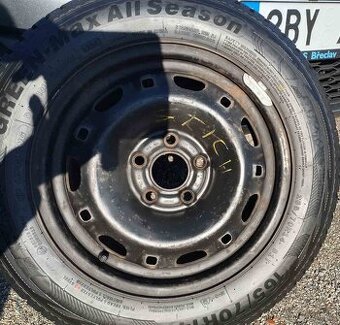 Prodám sadu celoročních pneu 165/70 R14