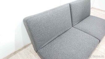 Šedá skládací sedačka