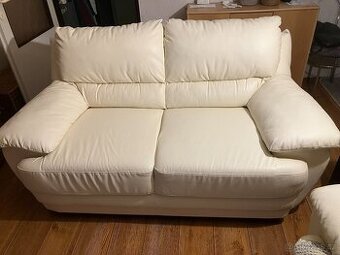 Dvoumístná světle krémová sedačka - pohodlná, v dobrém stavu