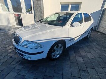 Škoda Octavia 1.6i,automat +letni pneu