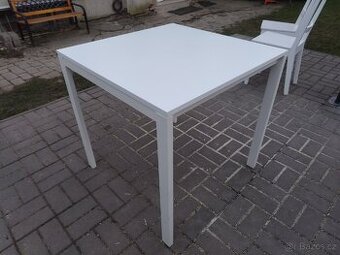 Stůl Ikea