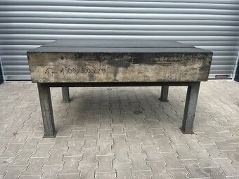 17. Pracovní stůl s T-drážkou, svařovací deska,1500/1000/255