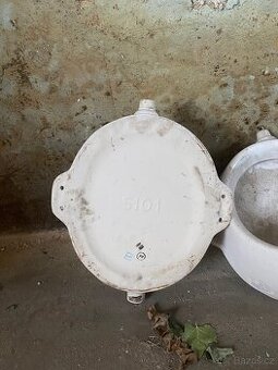 Pisoár neboli mušle