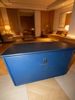 Komoda po renovaci – Navy Blue design