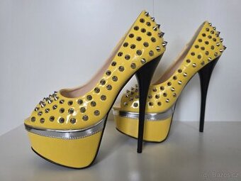 Lodičky s hroty na platformě vel. 40