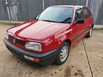 VOLKSWAGEN GOLF 1.6I 55KW, 29 000 KM, 1. MAJ. 55KW