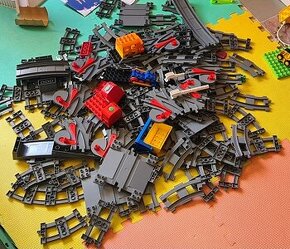 Lego duplo elektricky vlak, vagon, most, koleje, vyhybky