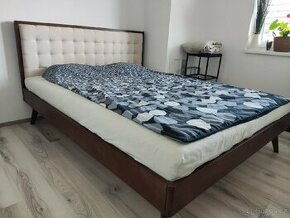 Dřevěná postel Frances 160x200 včetně roštu