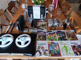 NINTENDO WII + příslušenství + hry RVL-001 (EUR)  D-63760